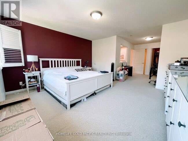 Building Photo - 28-1228 Sommerset Way