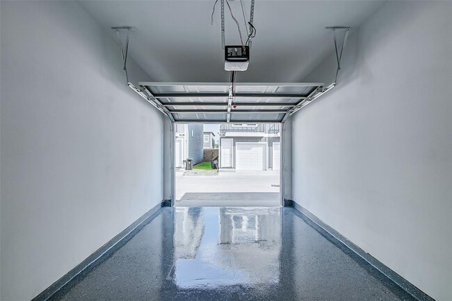 Foto del edificio - 4915 Paradigm Ln