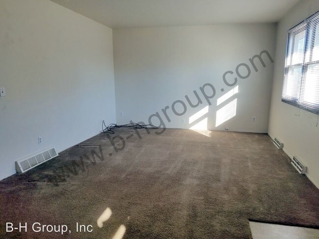 Building Photo - 1786 Milldrum St
