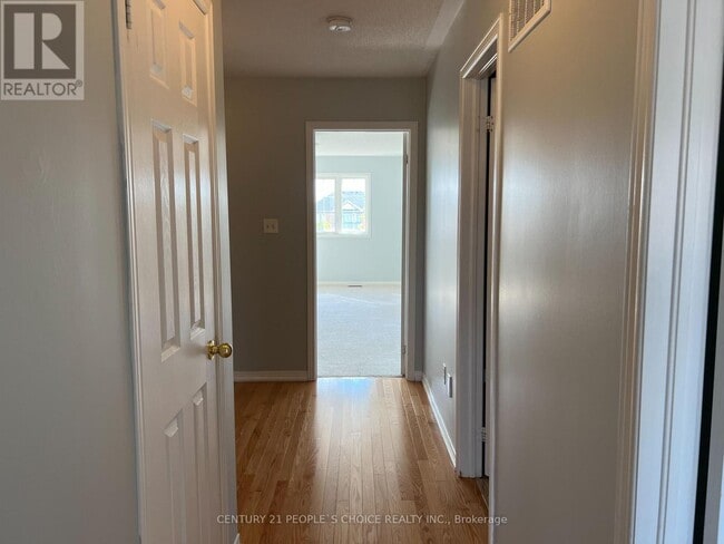 Building Photo - 88 Delport Cl