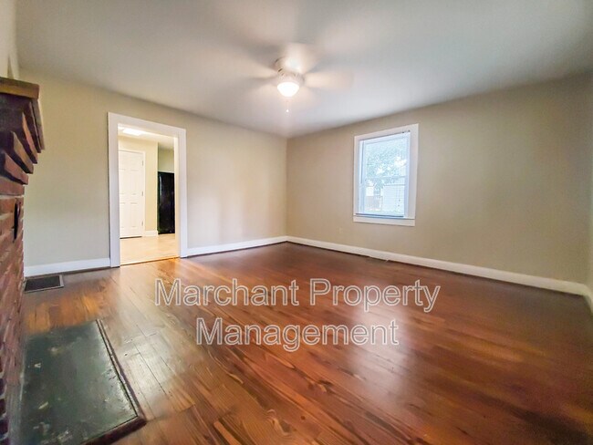 Building Photo - 107 Mason St