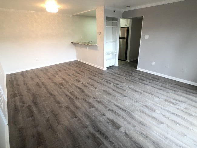 Building Photo - 1260 Sugarwood Circle, Unit 2 bedroom