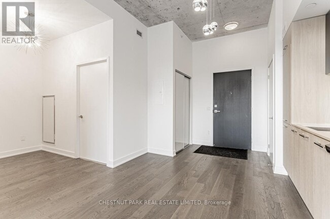 Building Photo - 630 Kingston Rd