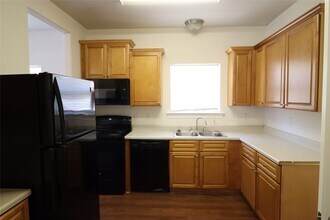 Building Photo - 322 7th Ave N