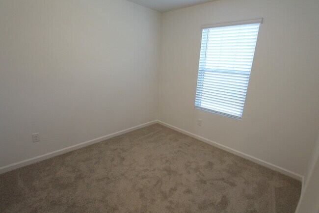 Building Photo - Dorsett Townhomes- 3BD/2.5 BATH Townhome A...