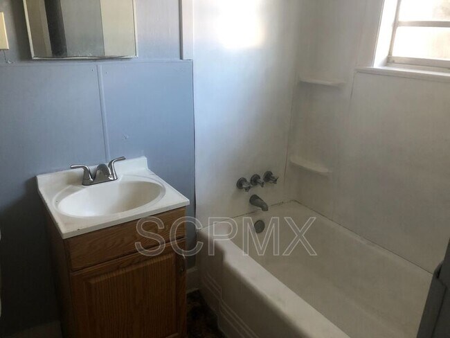 Foto del edificio - 3444 Navajo St