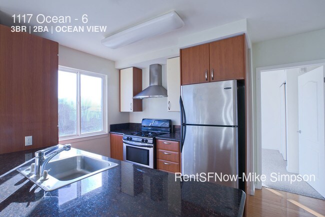 Building Photo - 1117 Ocean Ave