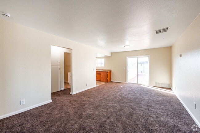 2 habitaciones, 1,5 baños - 769 pies cuadrados - Sala de estar - Vintage Palms