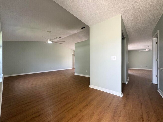 Foto del edificio - REMODELED 3/2 in Palm Coast