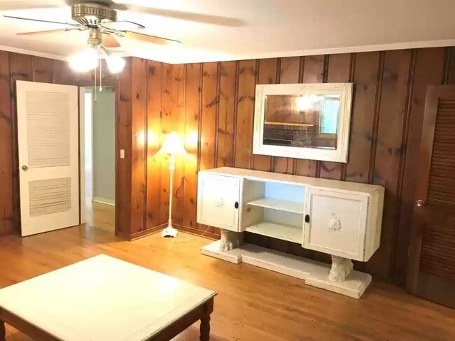 Building Photo - 418 Longest Rd