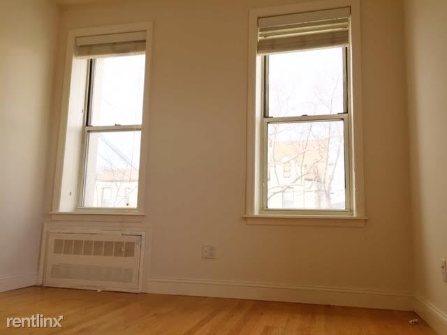Building Photo - 198 Highlawn Ave