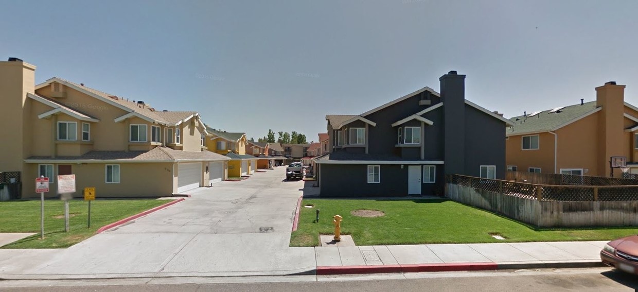 Primary Photo - Hart Townhomes