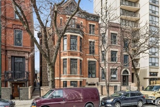 Building Photo - 1524 N La Salle Dr