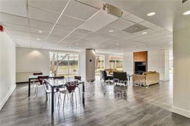 Foto del edificio - 600 E 8th St