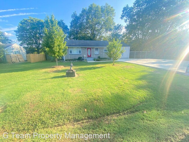 Building Photo - 2 br, 1 bath House - 123 Westlynn Dr