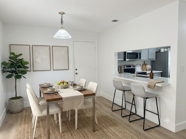 Foto del edificio - 9055 SW 147th Ct
