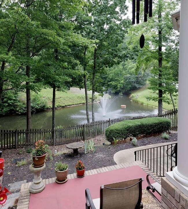 Building Photo - Luxury Waterfront Rental in Gated Montebello Community