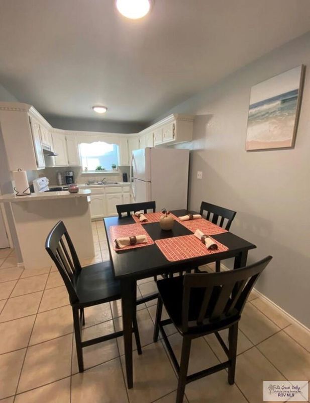 Foto del edificio - 6831 Tallowood Cir