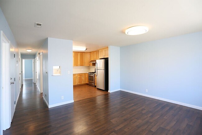 Building Photo - OPEN HOUSE:Thurday(4/11)6pm-6:20pm  Top Fu...