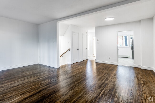 3BR, 1.5BA - 1,700SF - Living Room - 1370 Silver Spear Road