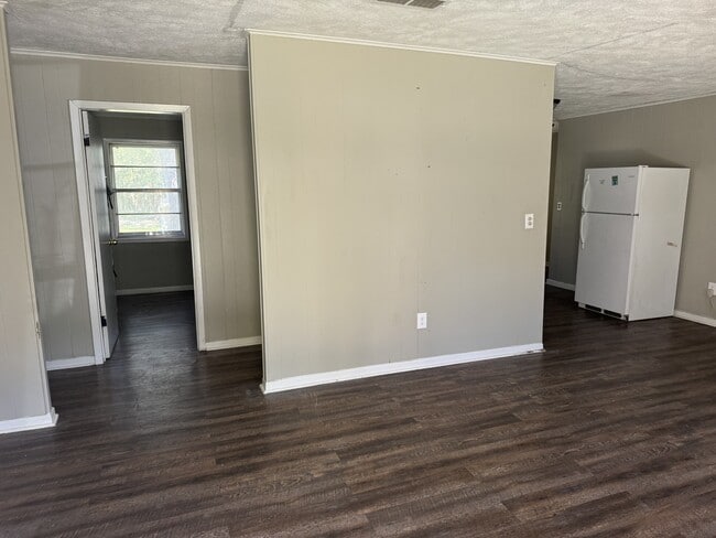 Building Photo - 846 Fernwood St