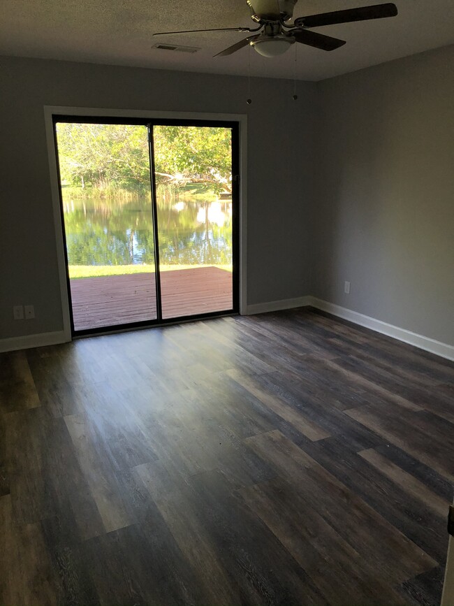 Master Bedroom - 30 Watersedge Dr