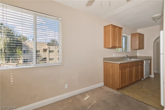 Foto del edificio - 1810 N Decatur Blvd