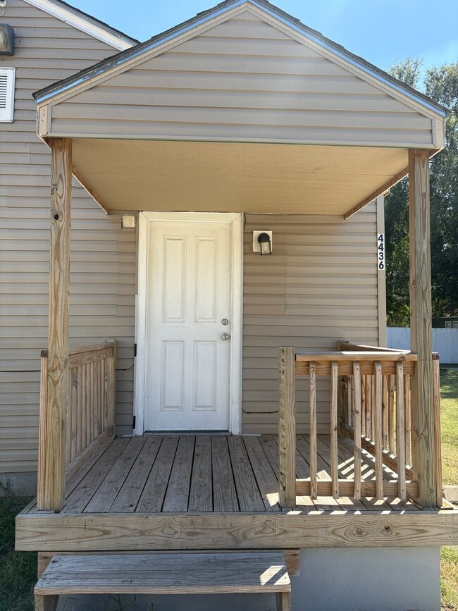 Building Photo - 4436 E Bayley St