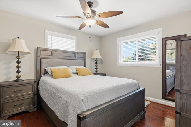 Foto del edificio - 7137 Murray Ln