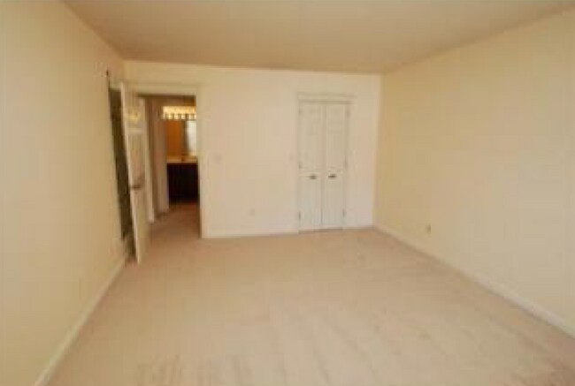 Bedroom with large walk-in closet - 2132 Pauline Blvd