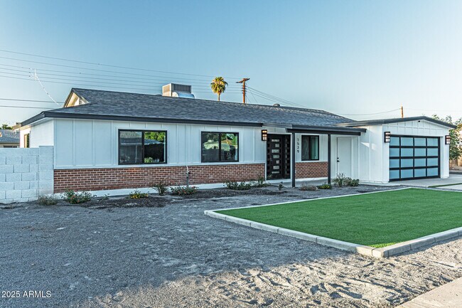 Foto del edificio - 1539 W Puget Ave