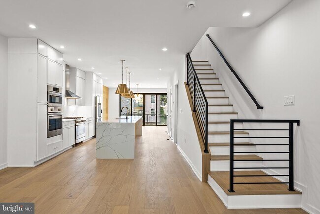 Foto del edificio - 3802 T St NW
