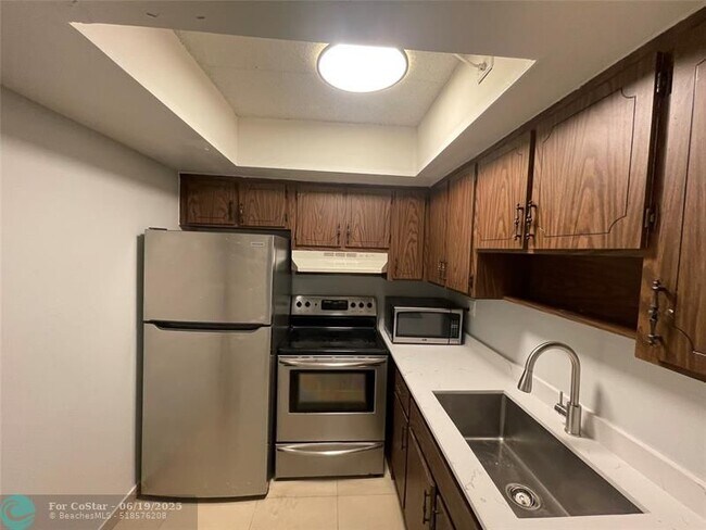 Foto del edificio - 395 SW 15th St