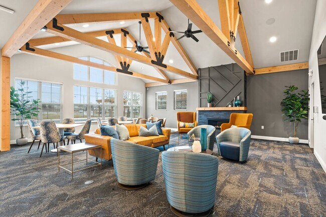 El 85 en Maple Grove Clubroom - The 85 at Maple Grove