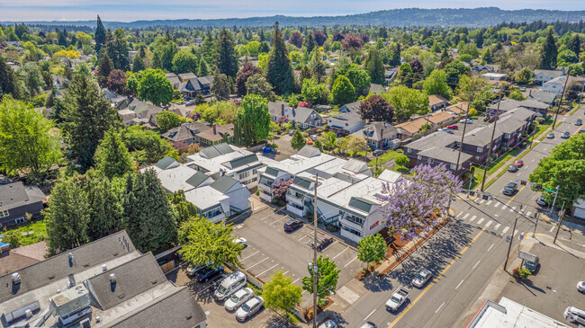 Building Photo - Burnside East