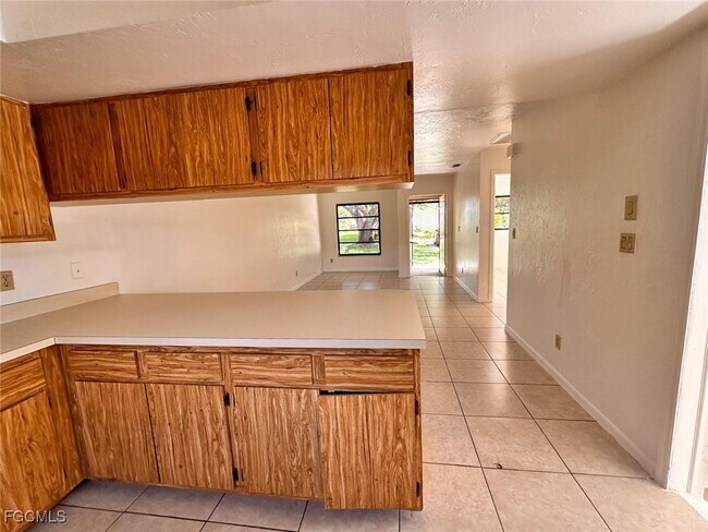 Building Photo - 16363 Teresa Ln