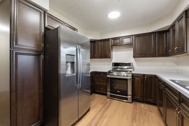 Foto del edificio - 1360 Yorkland Rd
