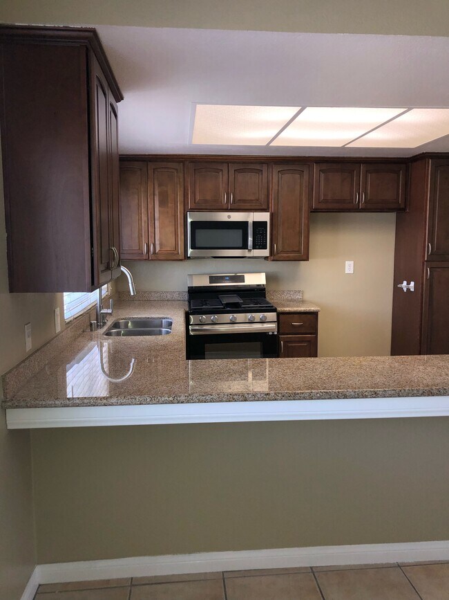 7332 Stewart and Gray Rd Unit B, Downey, CA 90241 Condo for Rent in