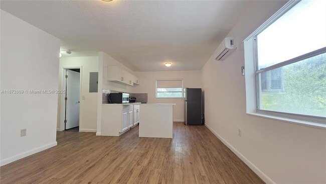 Foto del edificio - 641 NW 2nd St