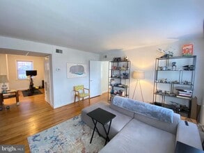 Building Photo - 706 S Fayette St