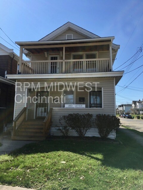 Primary Photo - 1801 Weyer Ave