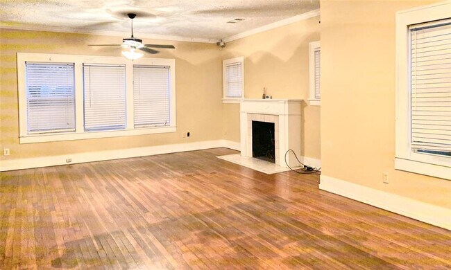 Foto del edificio - 1133 E 7th St