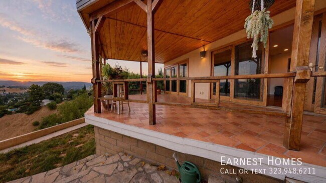 Foto del edificio - 4535 San Blas Ave