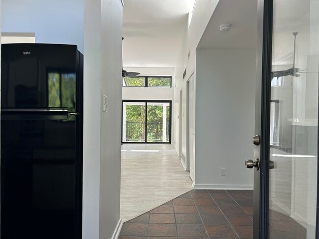 Building Photo - 20 Tilton Club