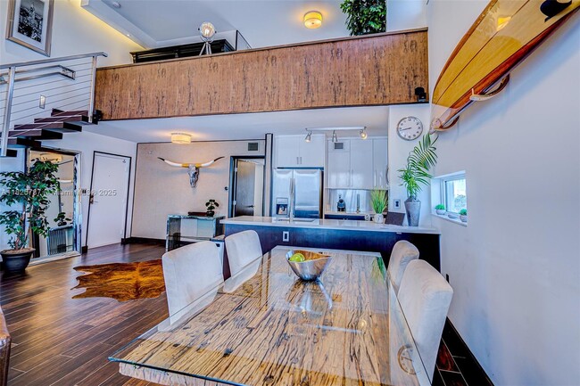 Building Photo - 1701 Sunset Harbour Dr