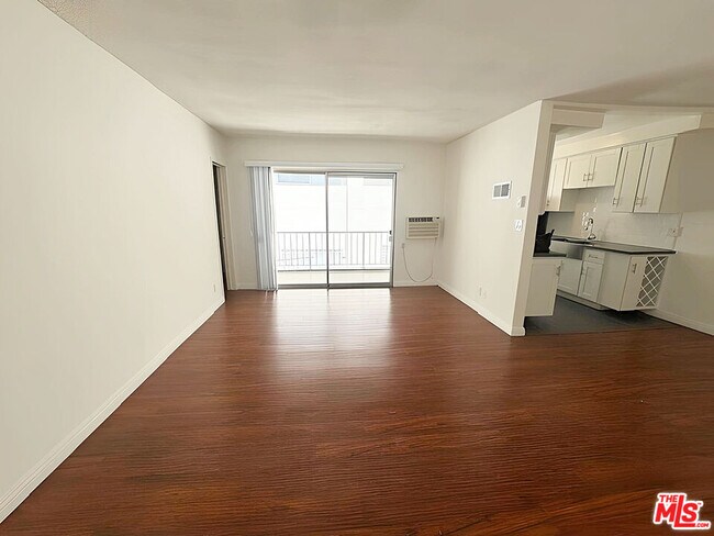 Foto del edificio - 1026 N Genesee Ave