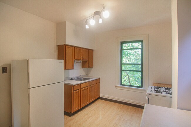 Building Photo - 428 Biddle Ave