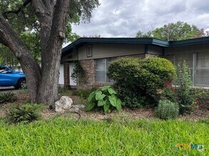 Building Photo - 1422 Mockingbird Ln