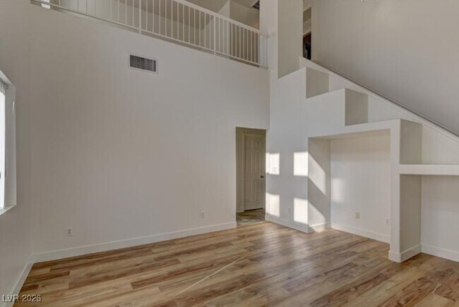 Building Photo - 885 Veranda View Ave