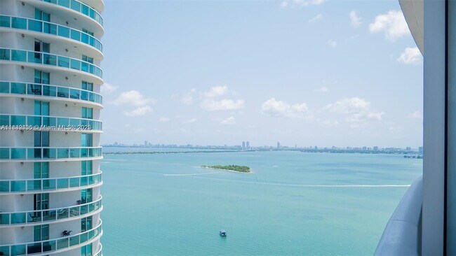 Foto del edificio - 488 NE 18th St